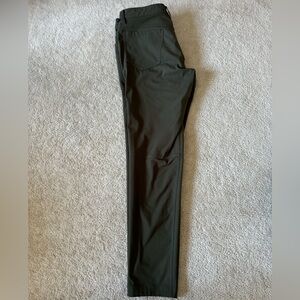 Men’s Lululemon ABC skinny pants